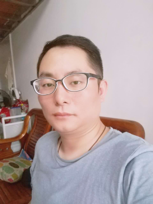 流星的尾巴的第一张照片--光泽相亲网