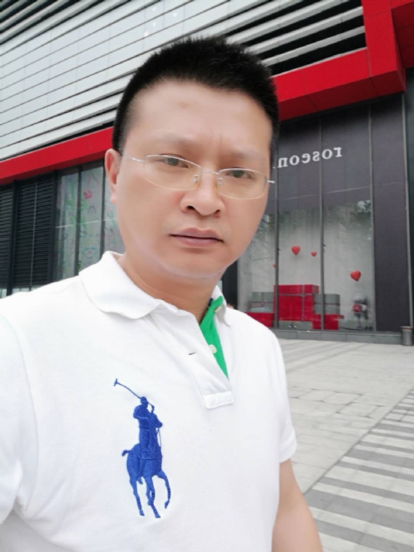 硬汉的第一张照片--光泽相亲网