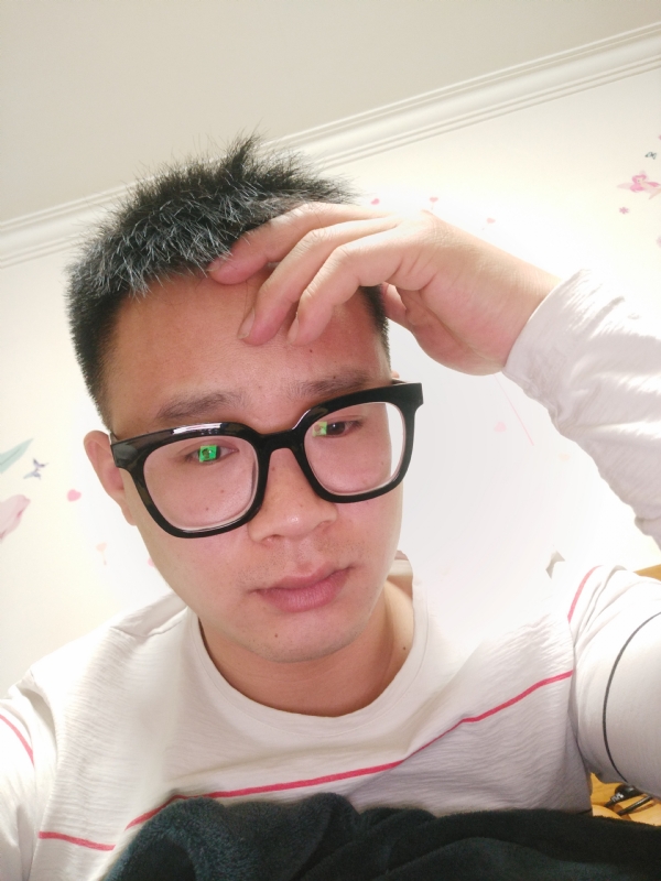 华灯初上的夜晚的第一张照片--光泽相亲网