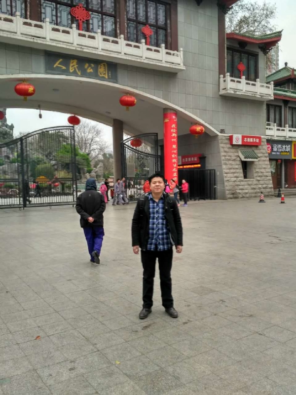 在奋斗的第一张照片--光泽相亲网
