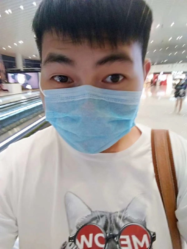 咔咔一顿的第一张照片--光泽相亲网