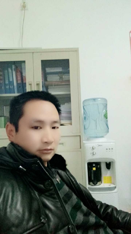 蓝色棒棒糖的第一张照片--光泽相亲网