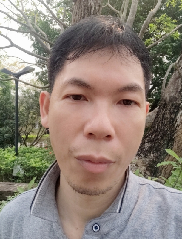 漂浮的云的第一张照片--光泽相亲网