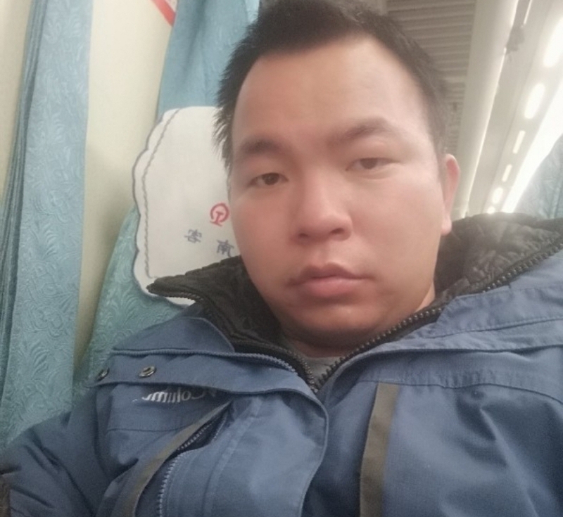 淡定的第一张照片--光泽相亲网
