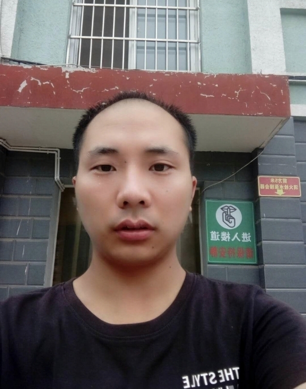 亮亮的第一张照片--光泽相亲网