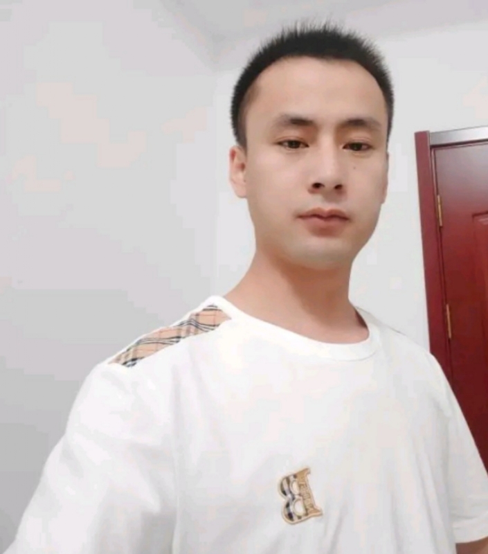 海阔天空的第一张照片--光泽相亲网