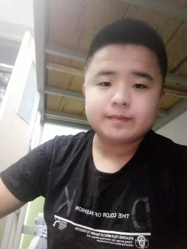 打小就爱淘气的第一张照片--光泽相亲网