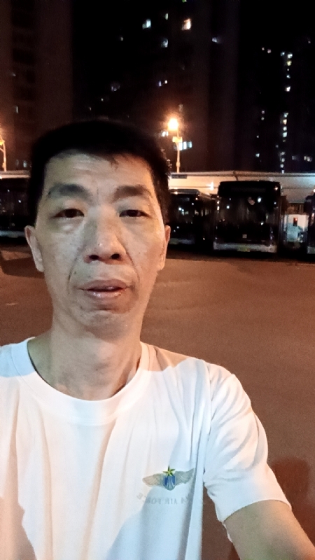 小丑的第一张照片--光泽相亲网