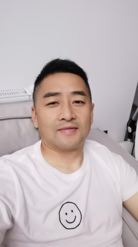 向阳而生的第一张照片--光泽相亲网