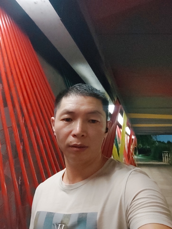 夜猫的第一张照片--光泽相亲网