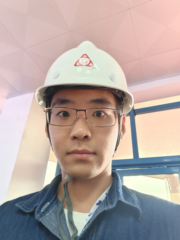 何鹏宇的第二张照片--光泽相亲网