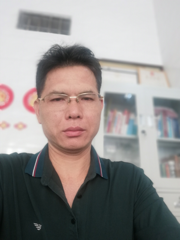 后视镜的第一张照片--光泽相亲网