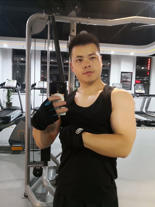 范迪塞尔的第二张照片--光泽相亲网