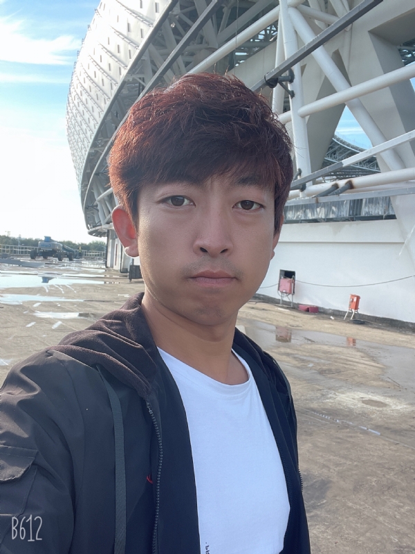 绅士大男孩的第一张照片--光泽相亲网
